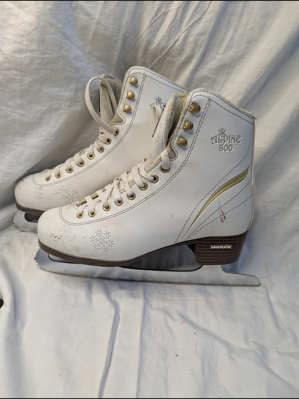 Lake Placid Women Alpine 800 Figure Skates White Gold Size 6